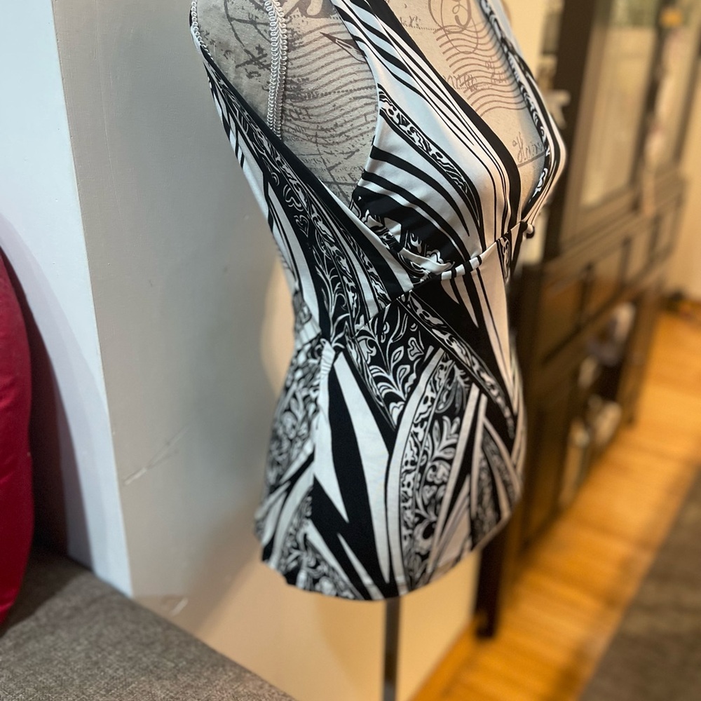 Just Cavalli Black and White V-Neck Graphic Sleeveless Tank - Picture 4 of 16